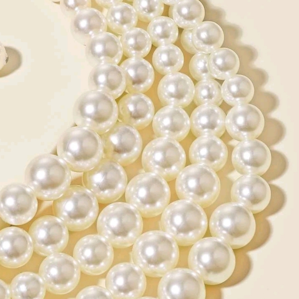 Faux Pearl  Beaded Necklace - Picture 2 of 3
